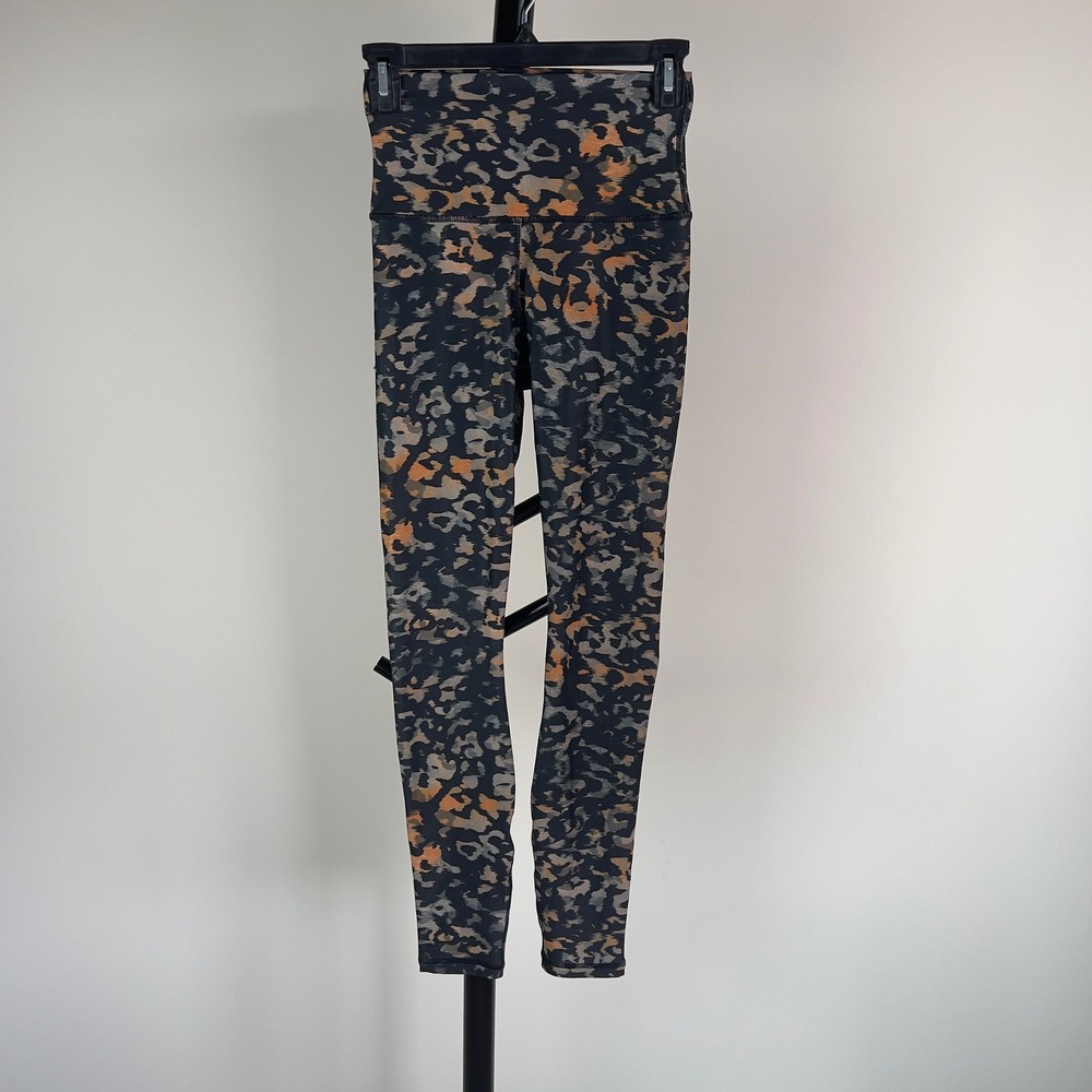 Fabletics NWT Ultra High-Waisted Cold Weather Legging II Wild Camo XS/4